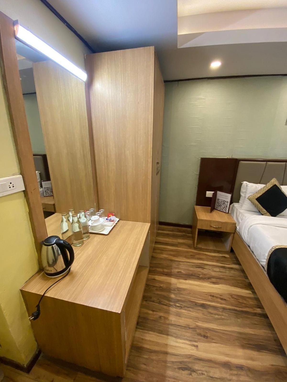 Hotel Golden Door ماثورا المظهر الخارجي الصورة