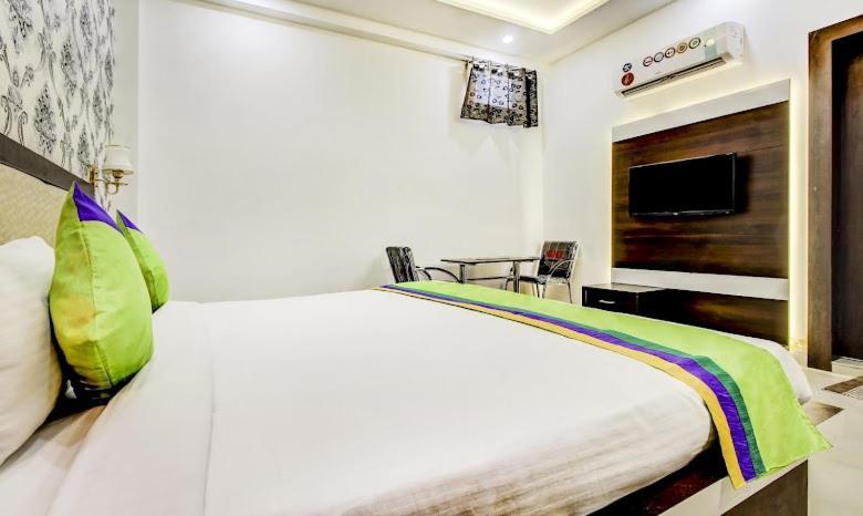 Hotel Golden Door ماثورا المظهر الخارجي الصورة