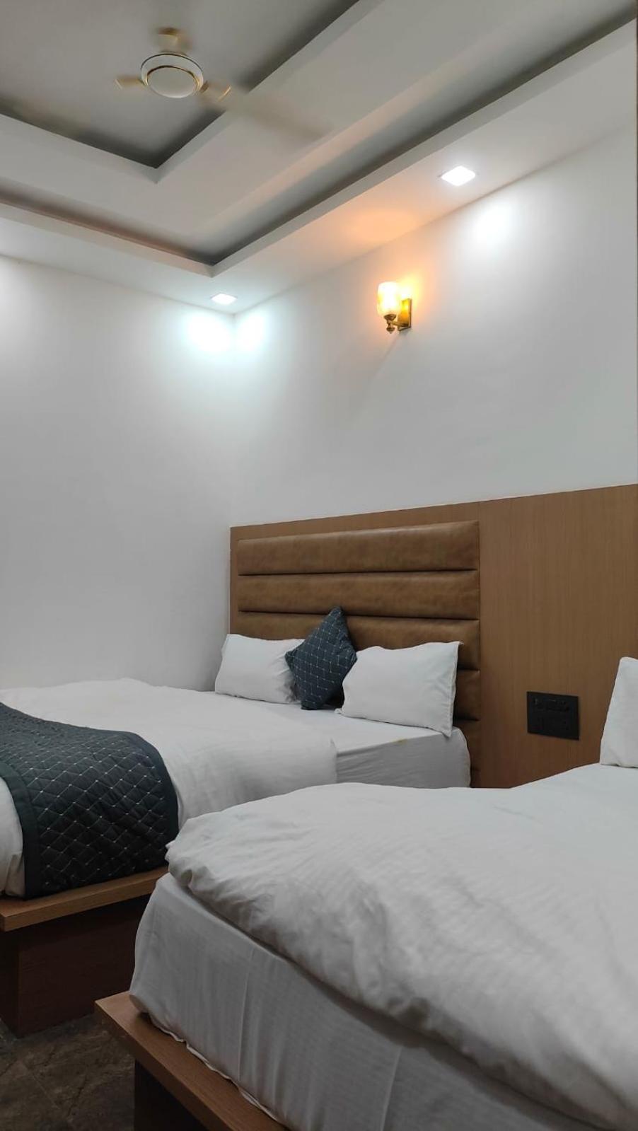 Hotel Golden Door ماثورا المظهر الخارجي الصورة