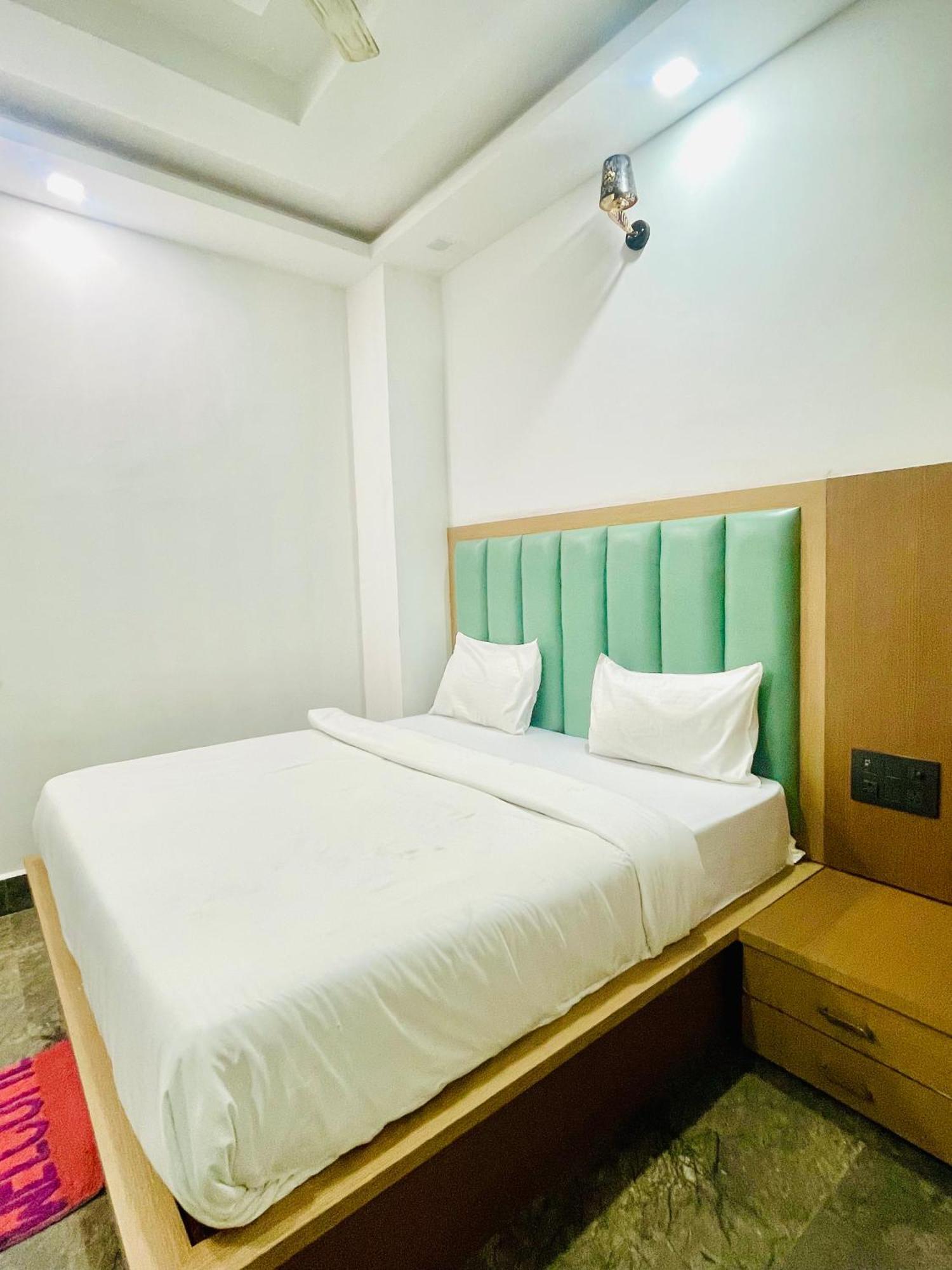Hotel Golden Door ماثورا المظهر الخارجي الصورة