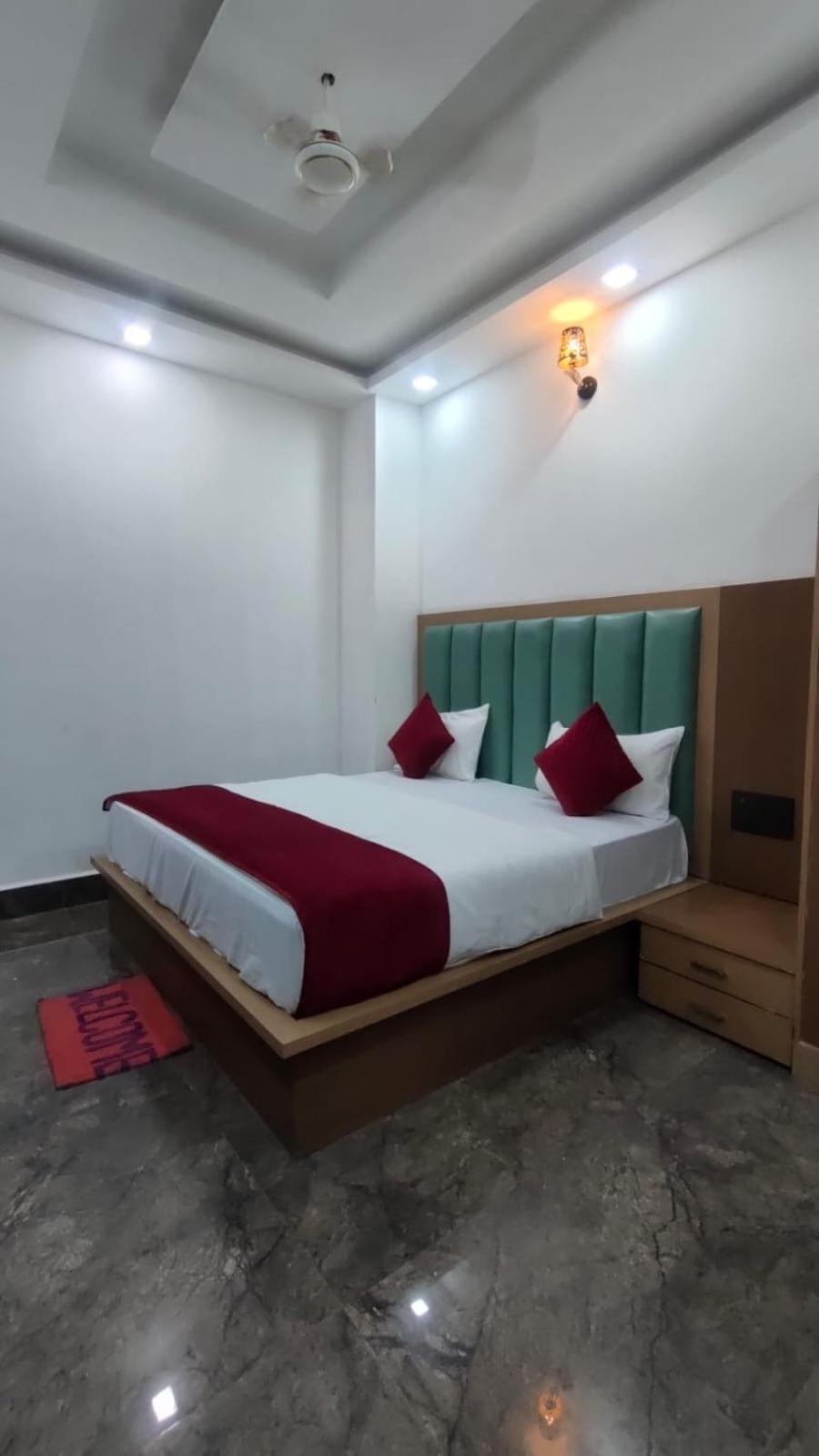 Hotel Golden Door ماثورا المظهر الخارجي الصورة